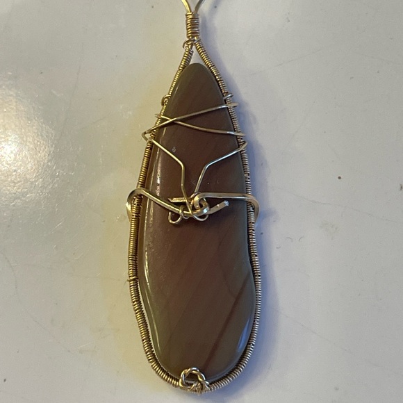 Natural Agate Stone Pendant In Gold Filled Wire 3” Long 1" Wide - Picture 4 of 11